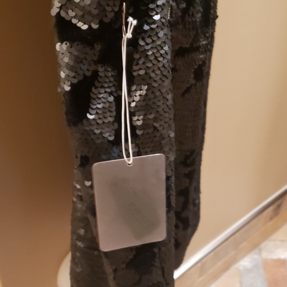 Forever 21 black velvet with sequins all over - Picture 6 of 16